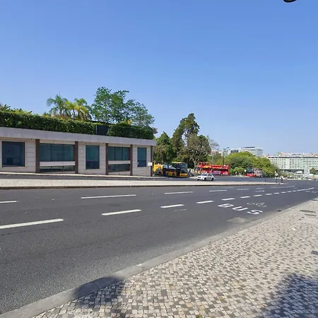 Premium Steps From Avenida Da Liberdade * Лісабон
