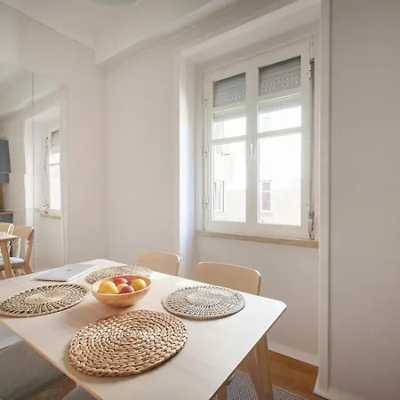 Premium Steps From Avenida Da Liberdade Apartment